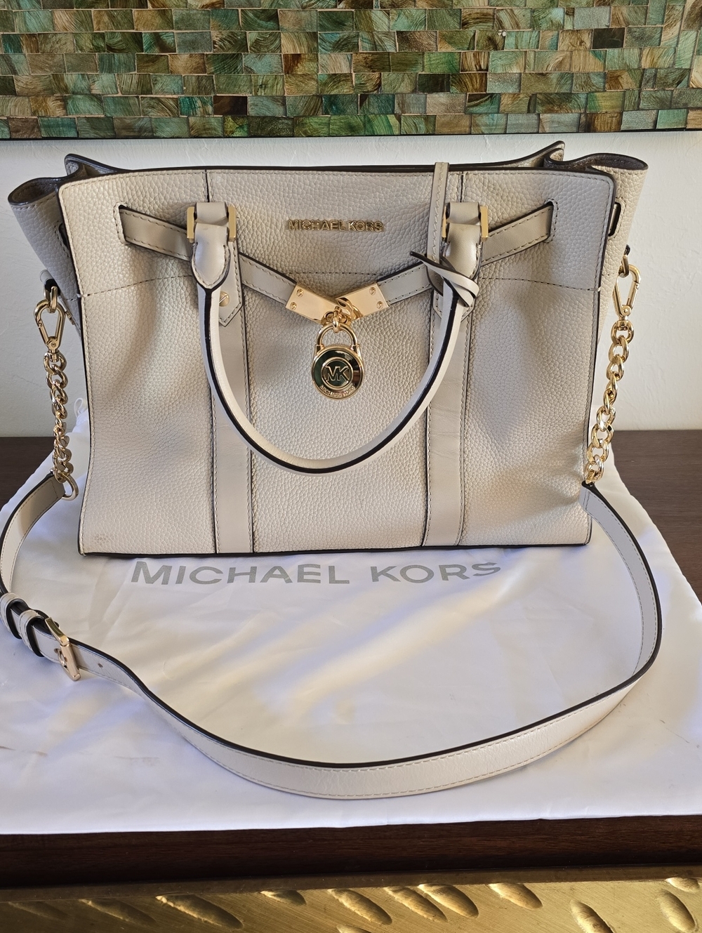 Michael Kors Nouveau Hamilton Large Pebbled Leather Satchel – Cream / Gold